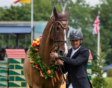 Adventure De Kannan retires at the Al Shira’aa Derby at Hickstead. © Sian Hayden