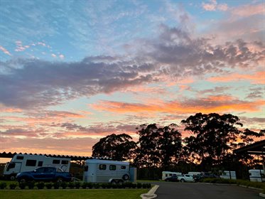 All riders settled in at the beautiful Willinga Park. © Dana Krause