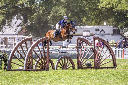 Amelia Douglass (CHA) and Sirius Du Granit © Australian Showjumping