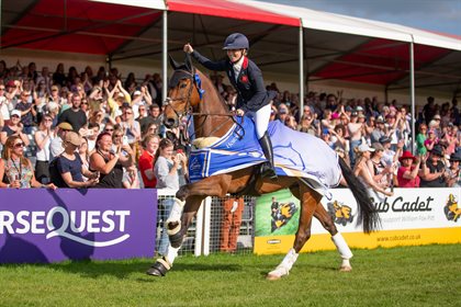 Sammi Birch and Finduss PFB. © Elli Birch/BootsandHooves Photography