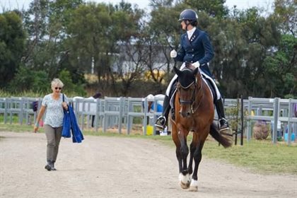 Jane was always at competitions with Des.