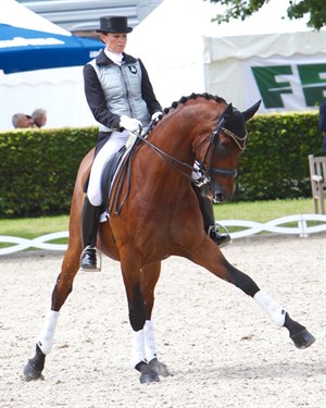 Lyndal Oatley and Sandro Boy are the epitome of suppleness. Take note! © Roger Fitzhradinge