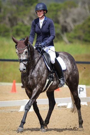 Peppermint (OTT) ridden by Lucy Kolomanski trot. © Michelle Terlato Photography_Racing Victoria