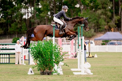 Samantha Dernee and Laurel Glen Quintessence