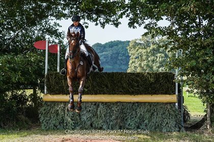 Sammi Birch and Finduss PFB. © Hannah Cole Photography