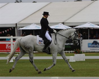 Stuart Tinney and War Hawk in the CCI4* - © Roger Fitzhardinge