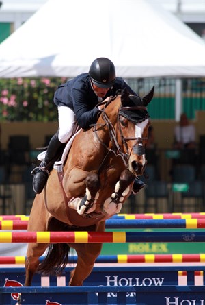 Todd Minikus aboard the unstoppable Valinski S, owned by Wyndmont Inc.  © Jack Mancini - Vita Flex