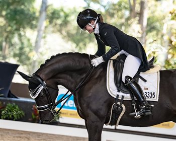 WPDBTS-1-INTER1-210221_Winners Nicole Tough and ‘Ferragamo’ scoring 70.618_-6512