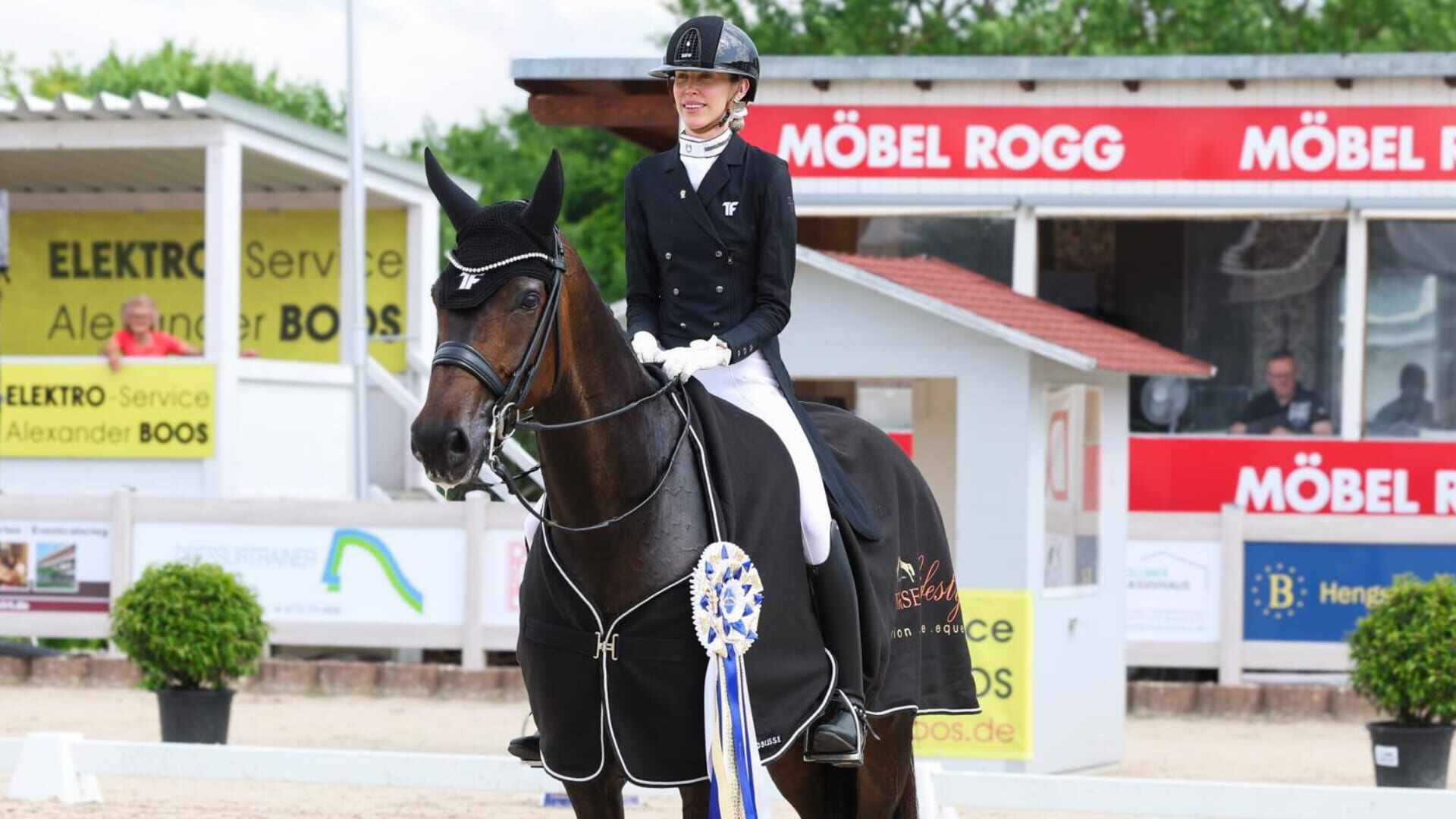 SIMONE PEARCE JUMP-STARTS TEAM FUCHS CAMPAIGN